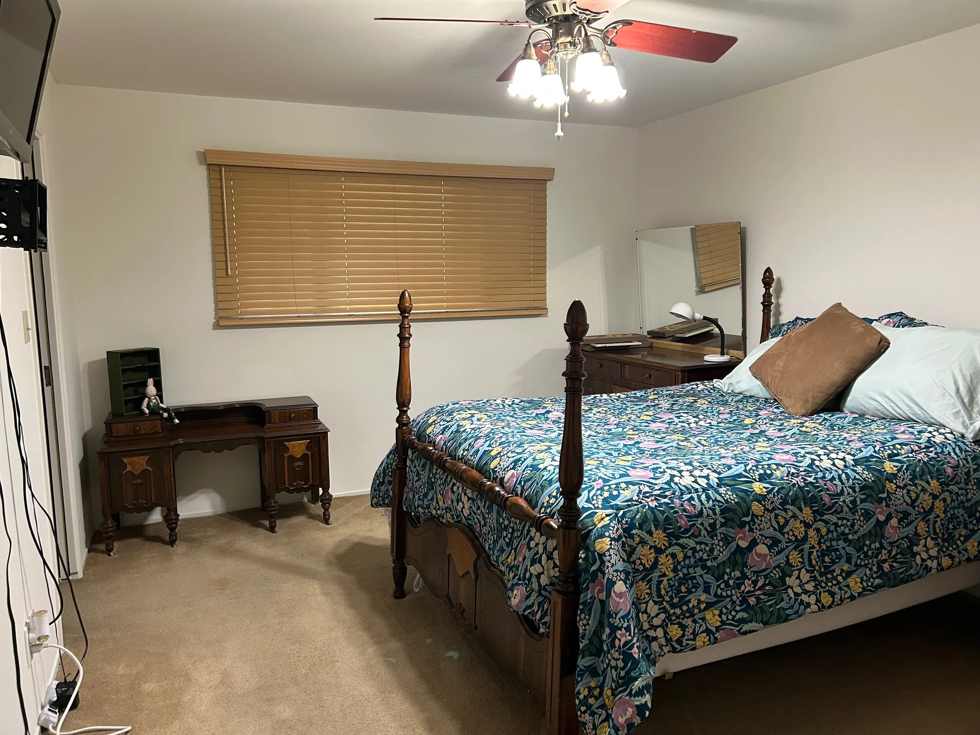 Master bedroom w/ priv bathroom image 1